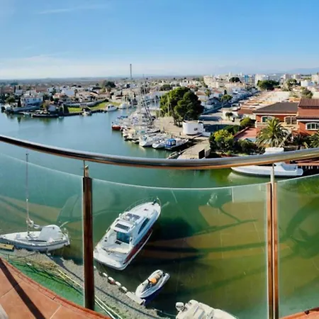 Les Marines Apartment *